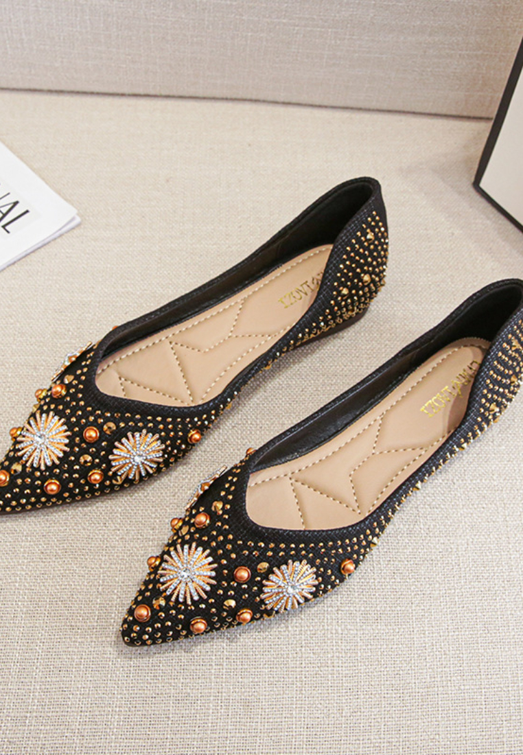 Pointed Rivet Soft Sole Plus Size Women CA25112815BK