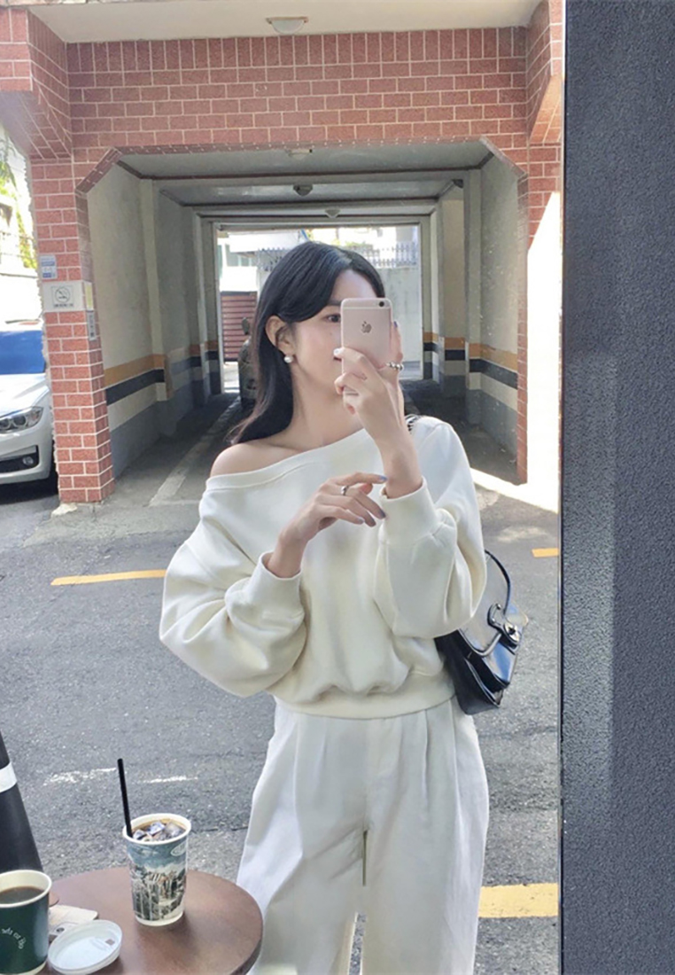 Korean style off shoulder top CA24092513GY