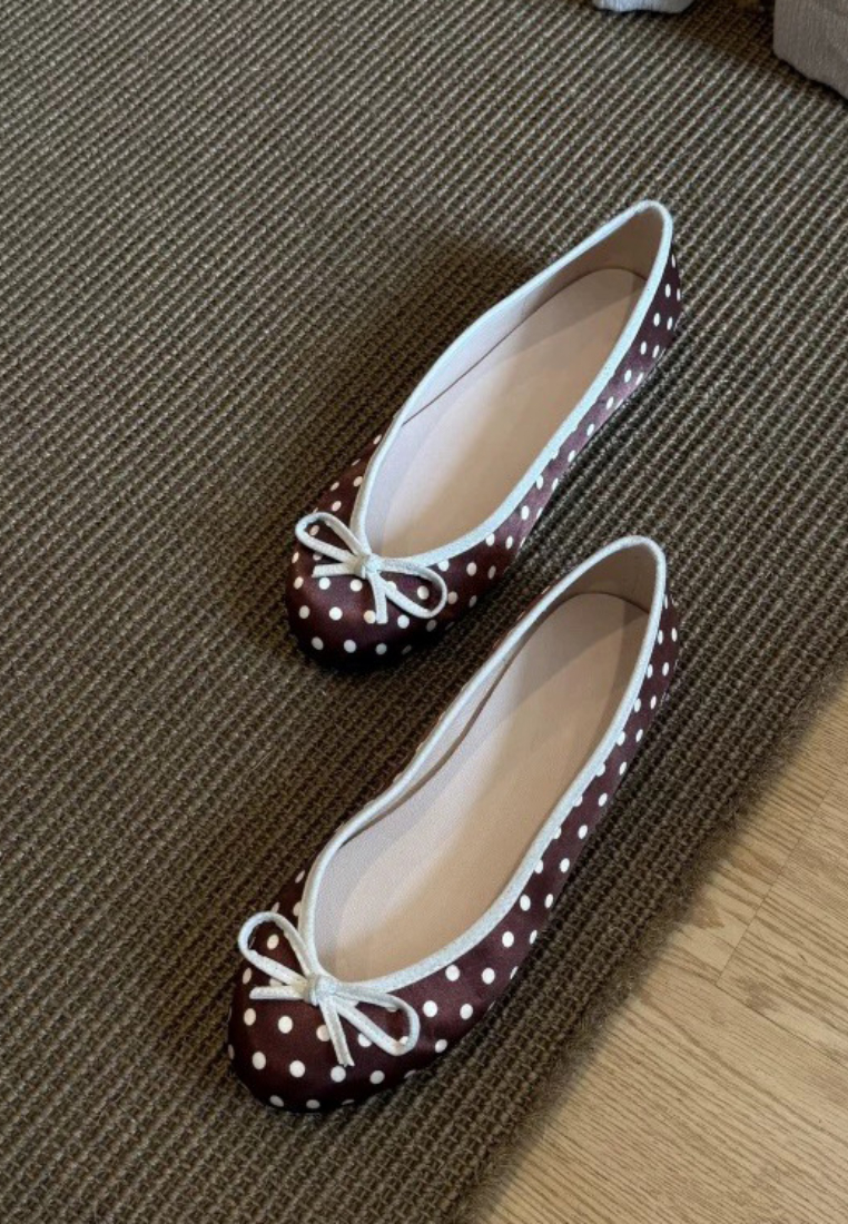 Sweet and youthful polka dot slip-on shoes CA25112808W