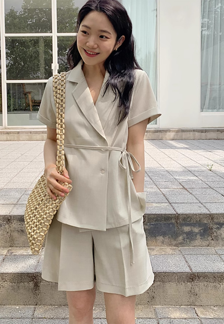 Korean retro lapel tie loose coat + high waist wide leg casual shorts set CA25060325BE