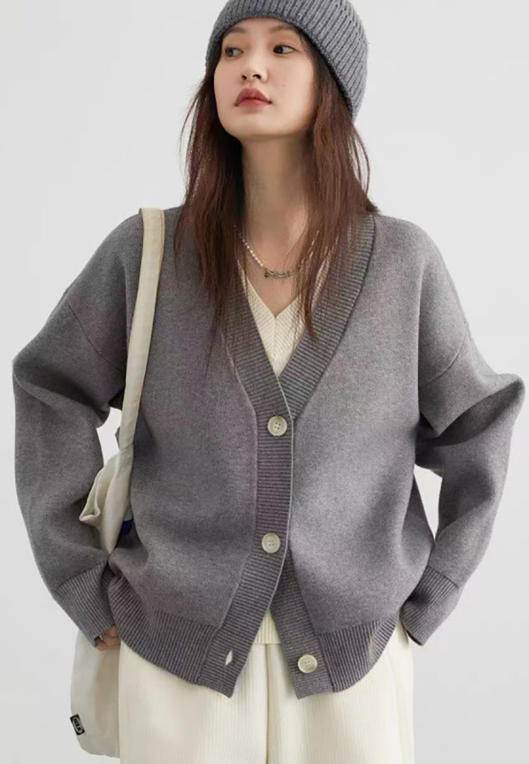 New V-neck knitted long sleeved top CA24111215GY