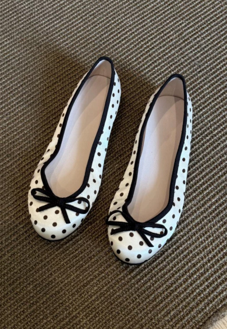 Sweet and youthful polka dot slip-on shoes CA25112808W