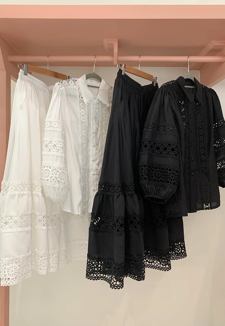 French retro hollow lace lantern sleeve shirt CA25031920W