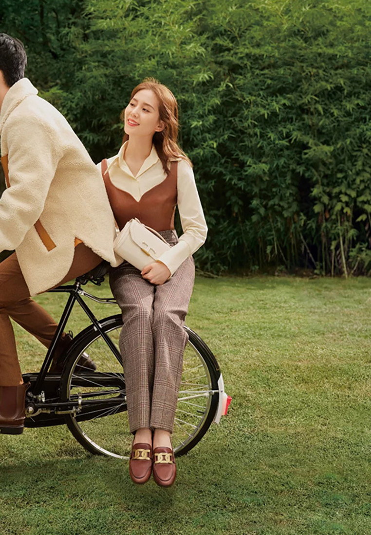 Retro British style slip-on round toe flat leather shoes CA25021348BW