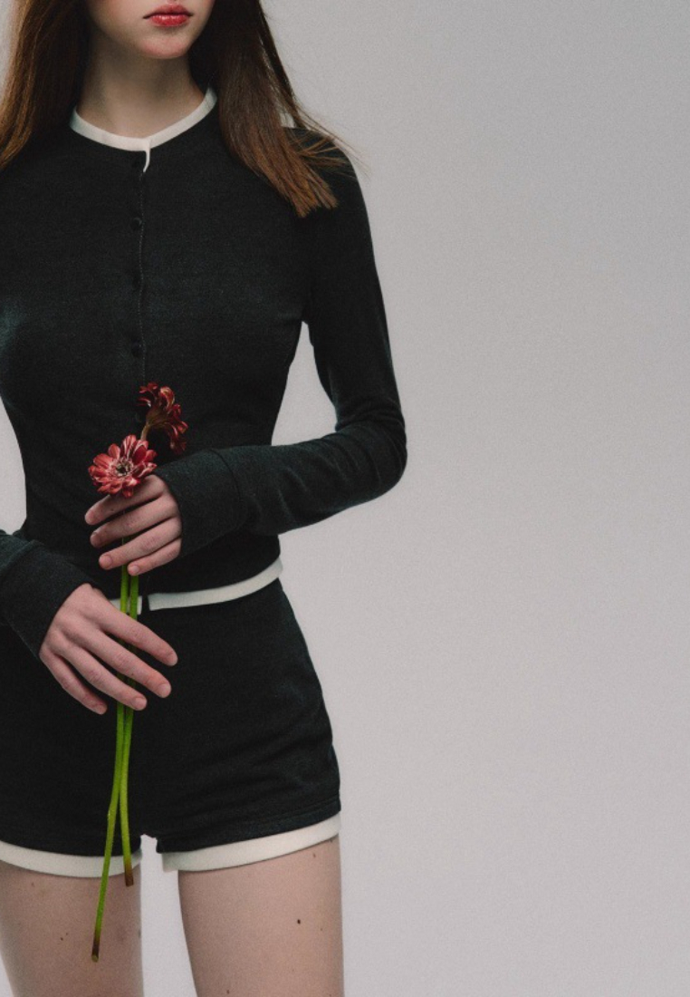 Temperament new slim fit knitted top shorts Cardigans set K120907 