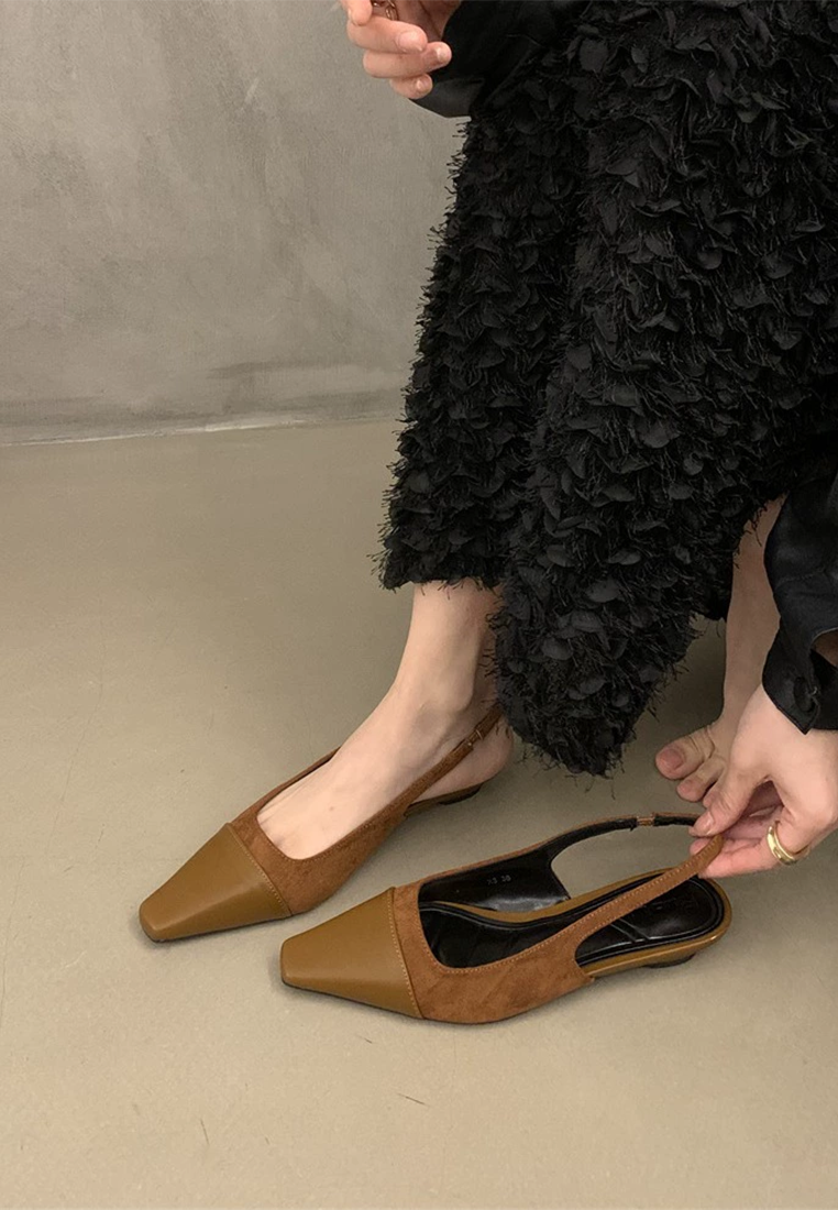 Retro French style flat sandals CA25021347BK