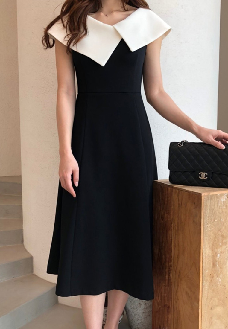 New sleeveless slim fit hip hugging dress CA25032741W