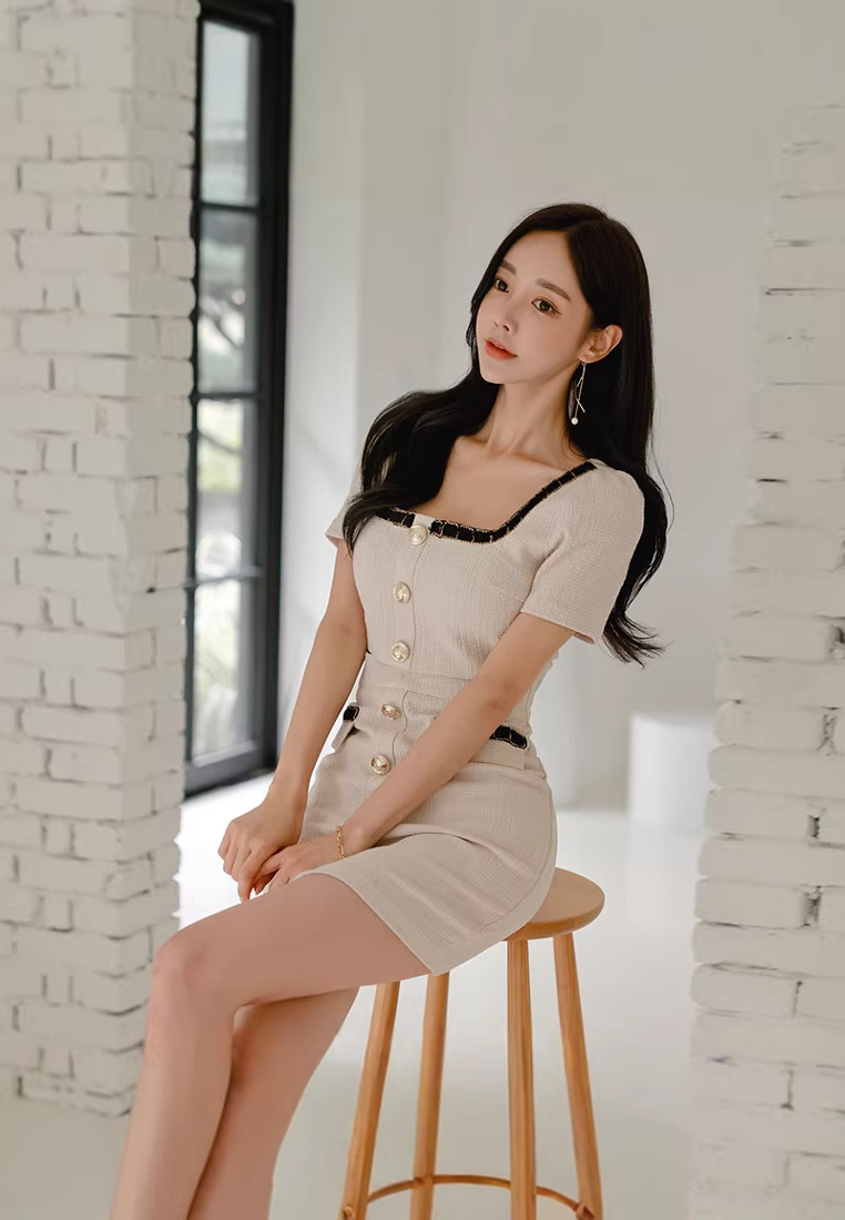 Petite Slim-fit Figure-flattering Short-sleeve Elegant Dress CA25121139W