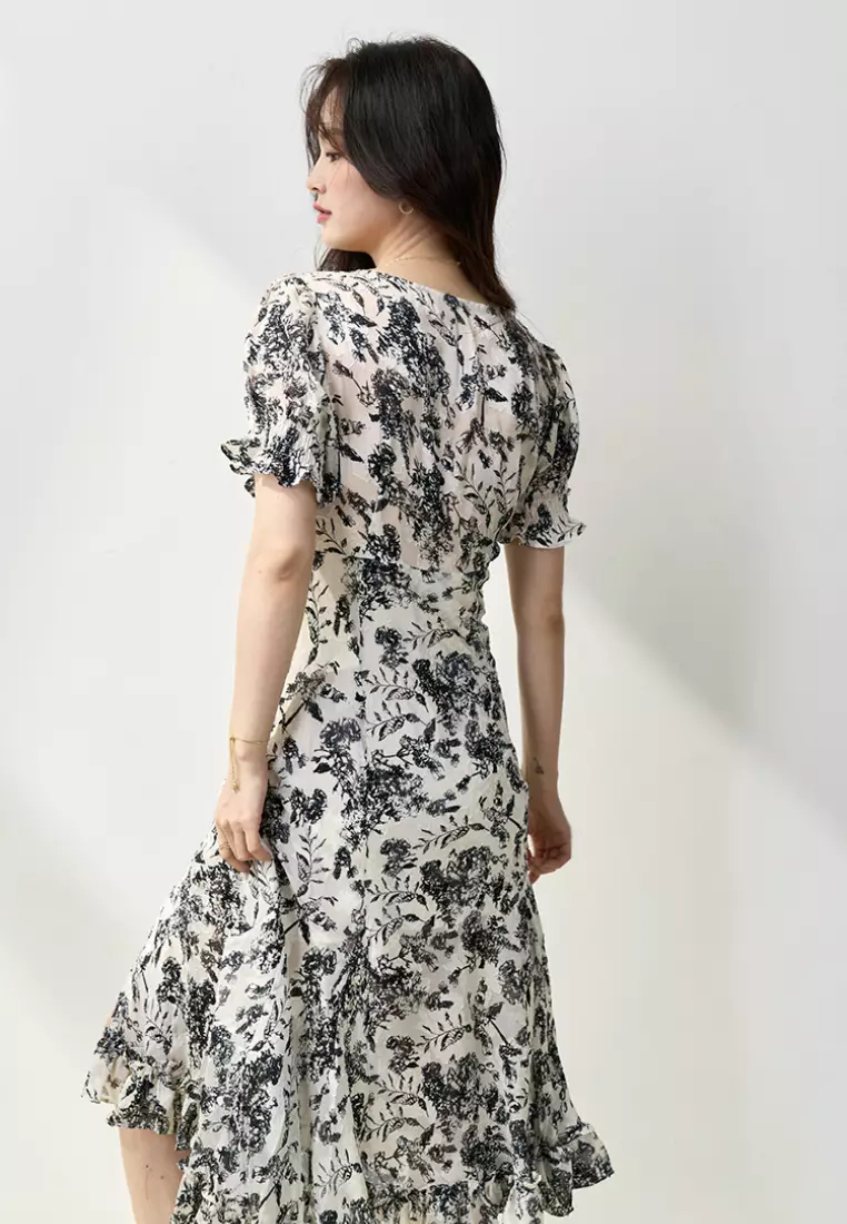 2024 NewFishtail Black and White Printed V-Neck Dress K052401