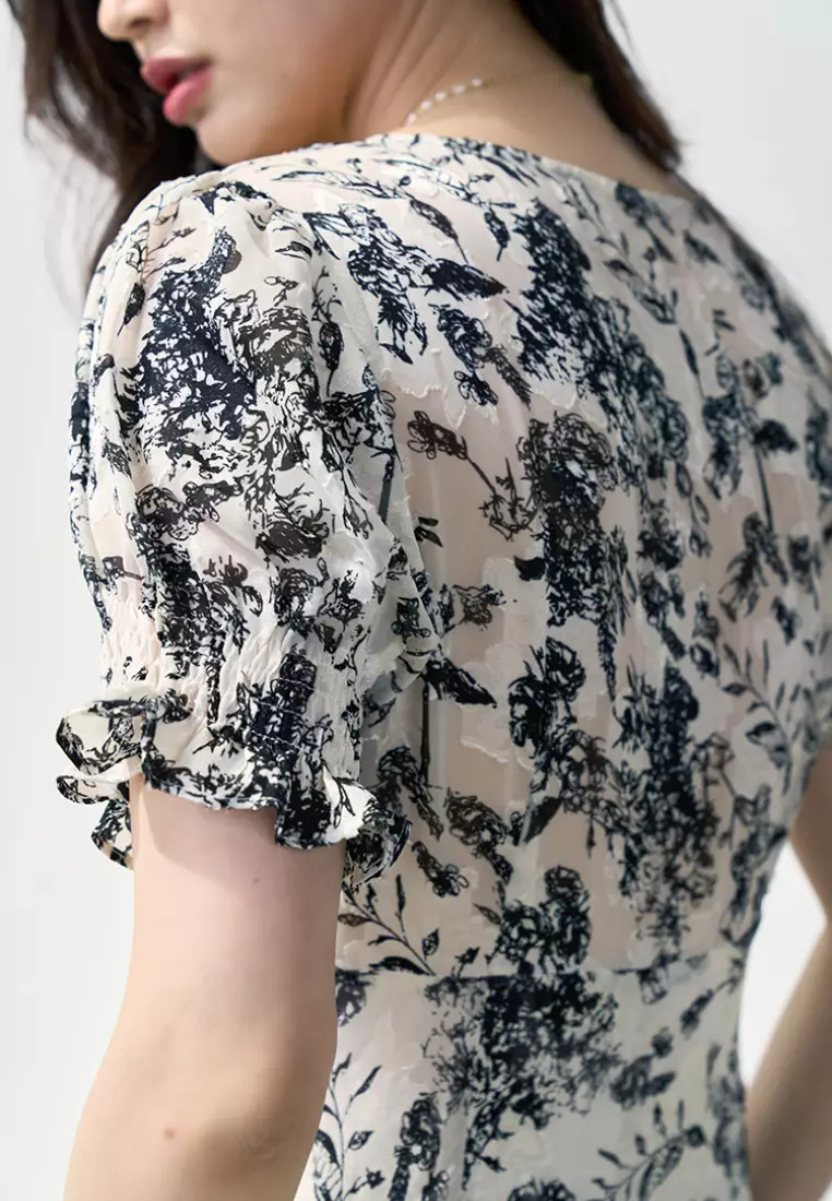 2024 NewFishtail Black and White Printed V-Neck Dress K052401