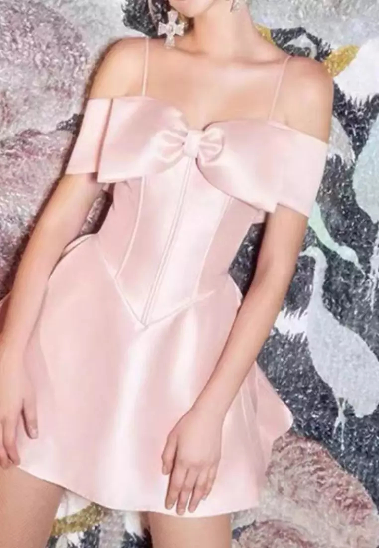 Luxurious new one-shoulder bow backless suspender dress K100201
