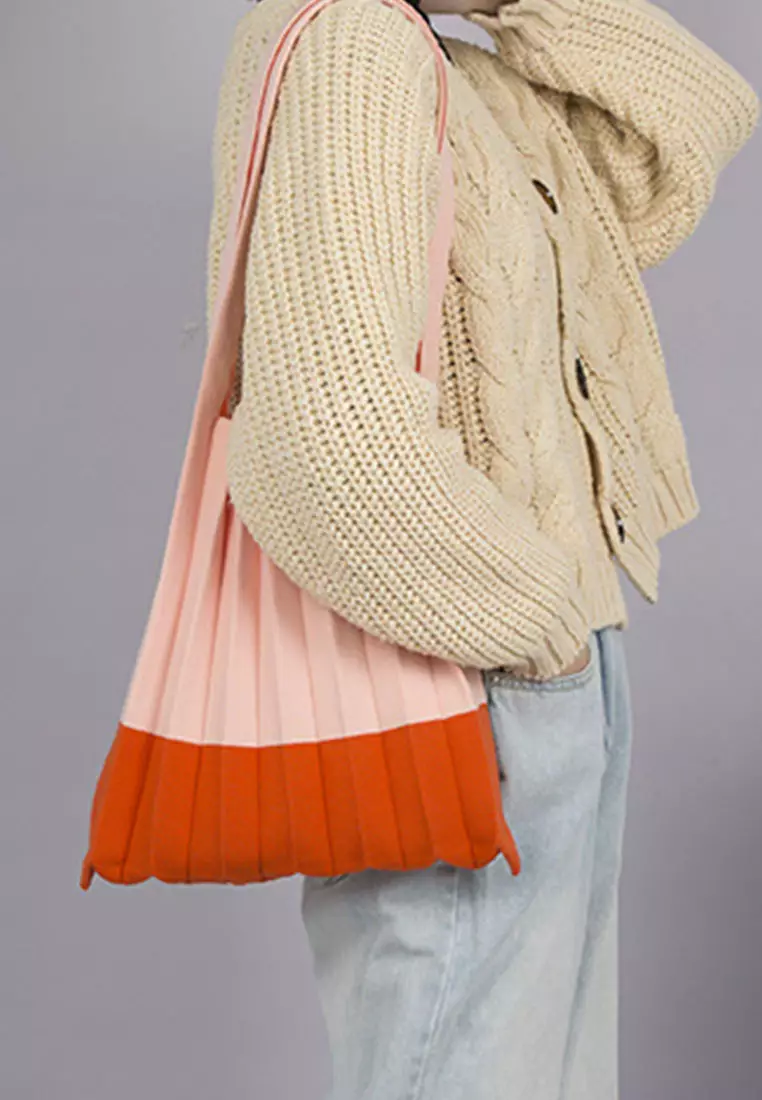 Knitted Color Matching Pleated Hand Bag CA072929PIRD