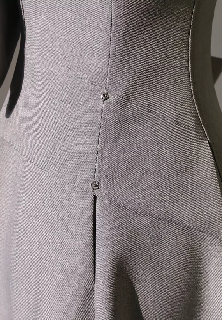 2024 new elegant gray V-neck long-sleeved dress K092601