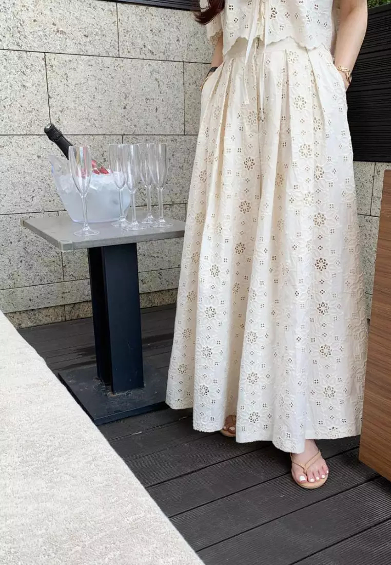 2024 Fresh and elegant V-neck puff sleeve embroidery top + skirt suit K0523010