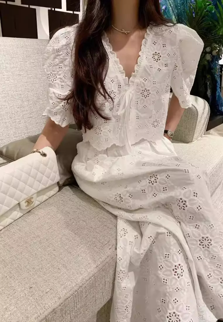 2024 Fresh and elegant V-neck puff sleeve embroidery top + skirt suit K0523010