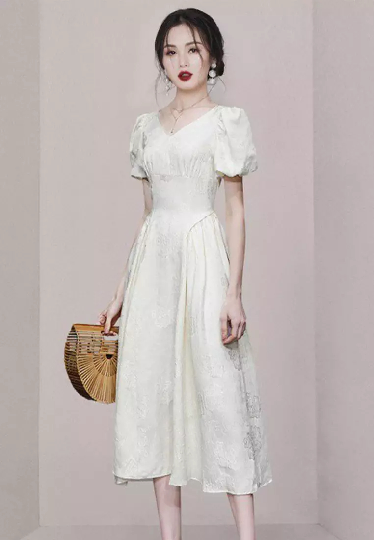 2024 New French-style Little White Dress Elegant V-neck Versatile Dress CA061356