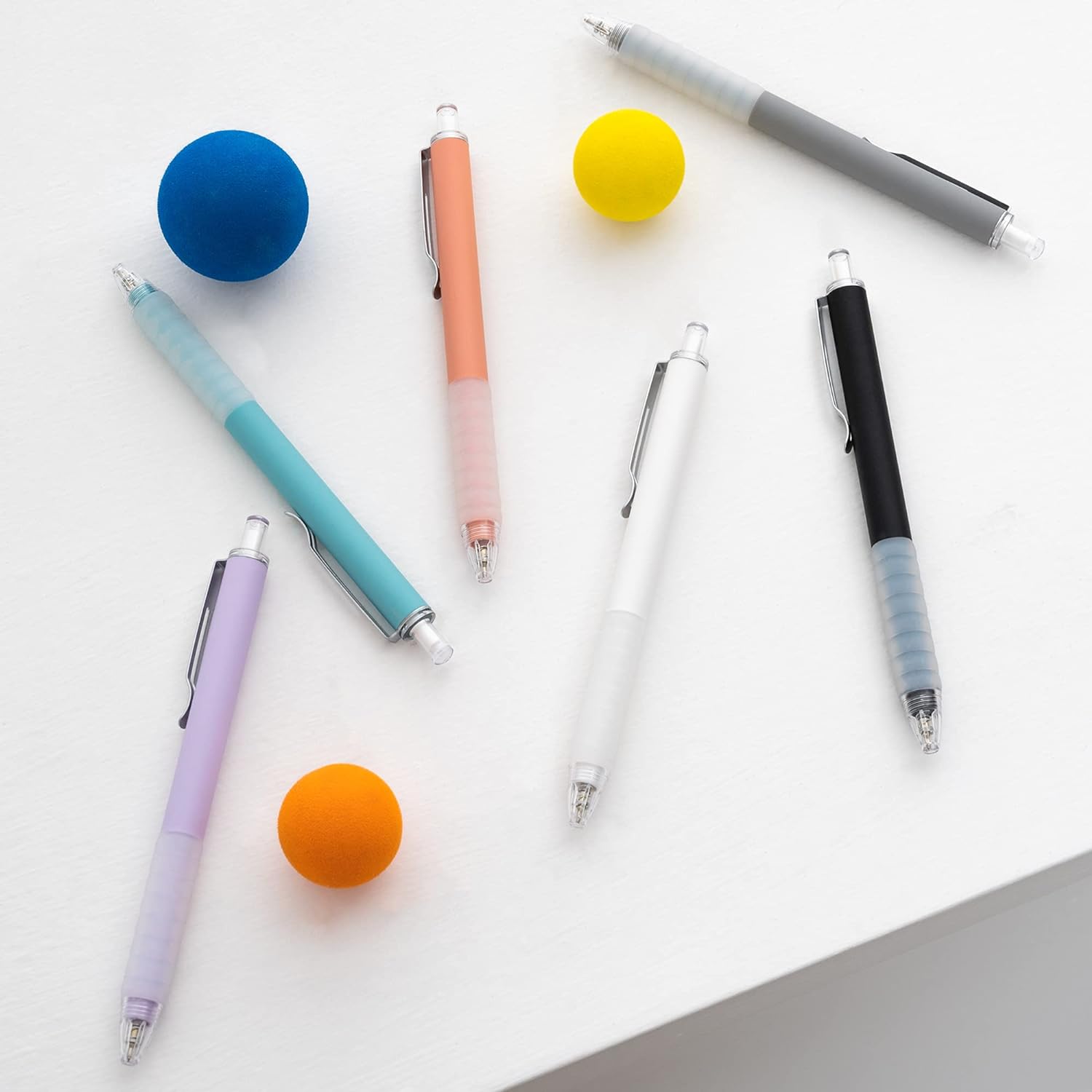 Ballpoint Pens Black Retractable Ink Writing Pen Office 0.7mm Ball Point Pen for Journaling