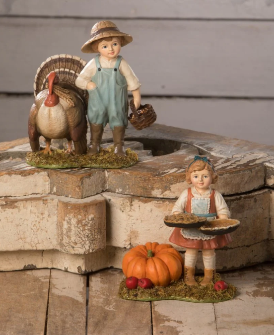 Bethany Lowe Thanksgiving Patty Pie Maker & Timmy Turkey Feeder – Nostalgic Harvest Vignette Set