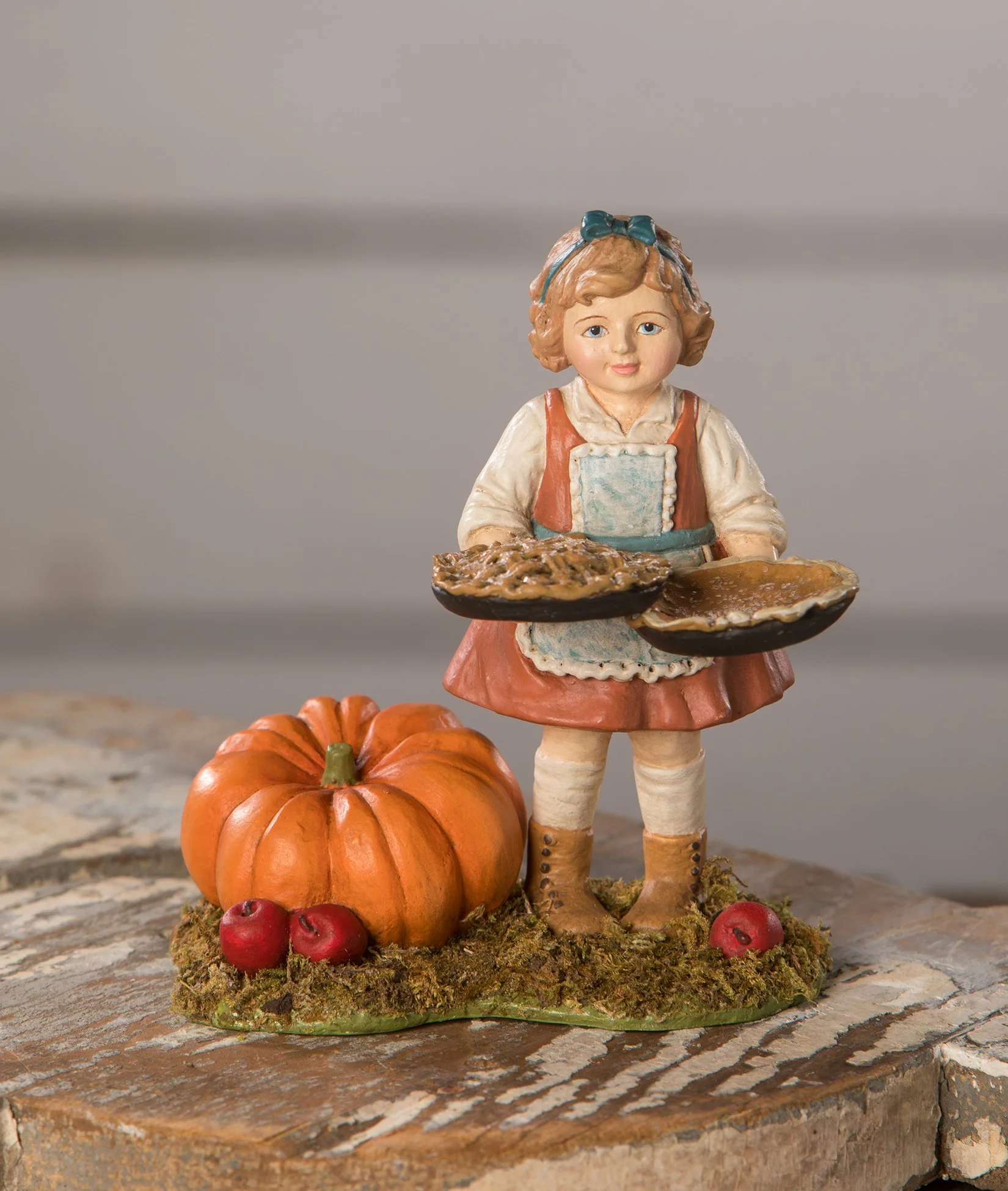 Bethany Lowe Thanksgiving Patty Pie Maker & Timmy Turkey Feeder – Nostalgic Harvest Vignette Set