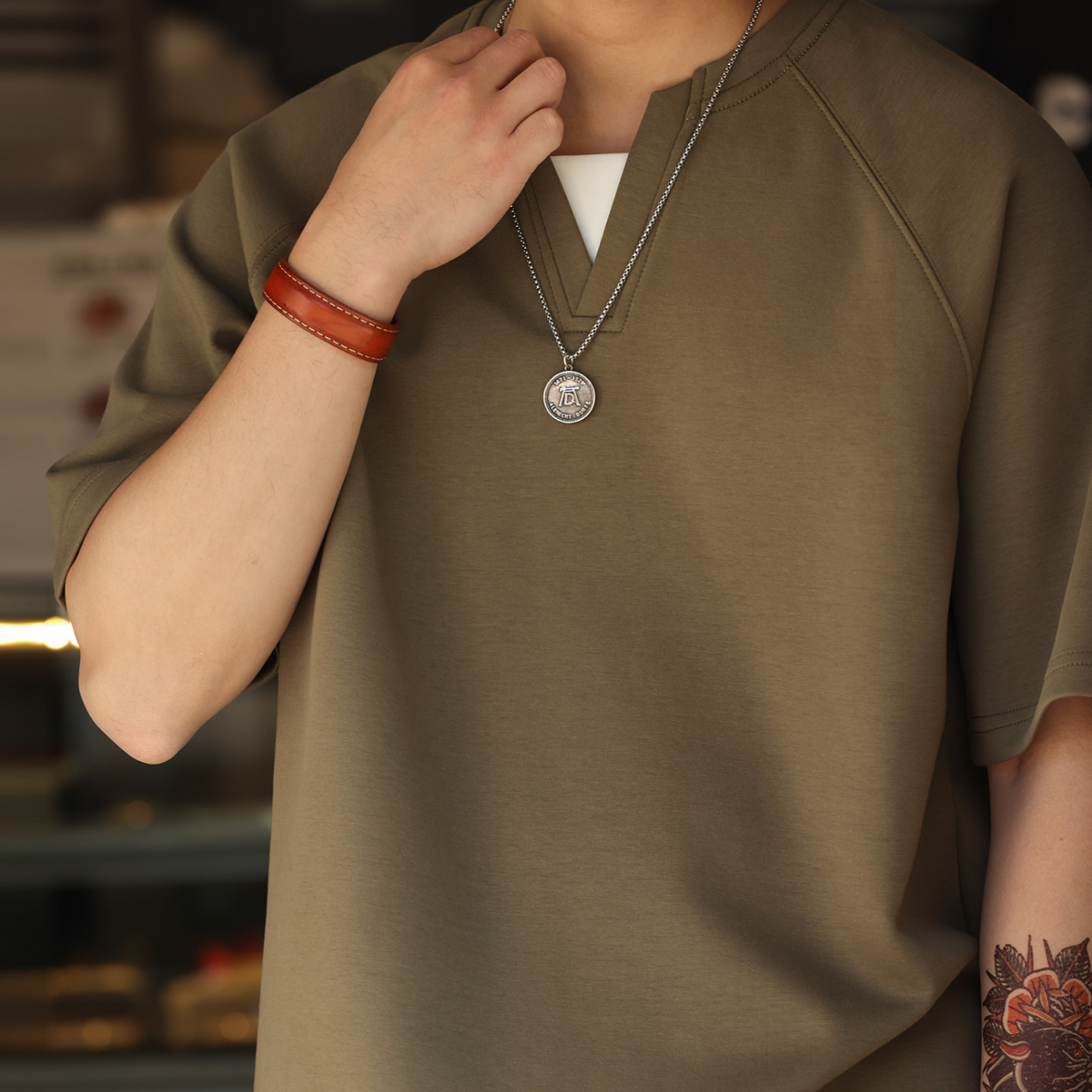 American casual design MEN'S V-neck short sleepved T-shirt