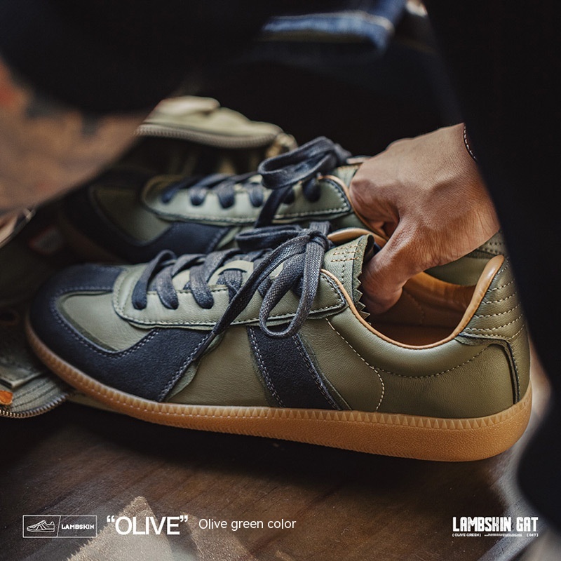 Maden German training shoes, low top board shoes, olive green sheepskin casual shoes