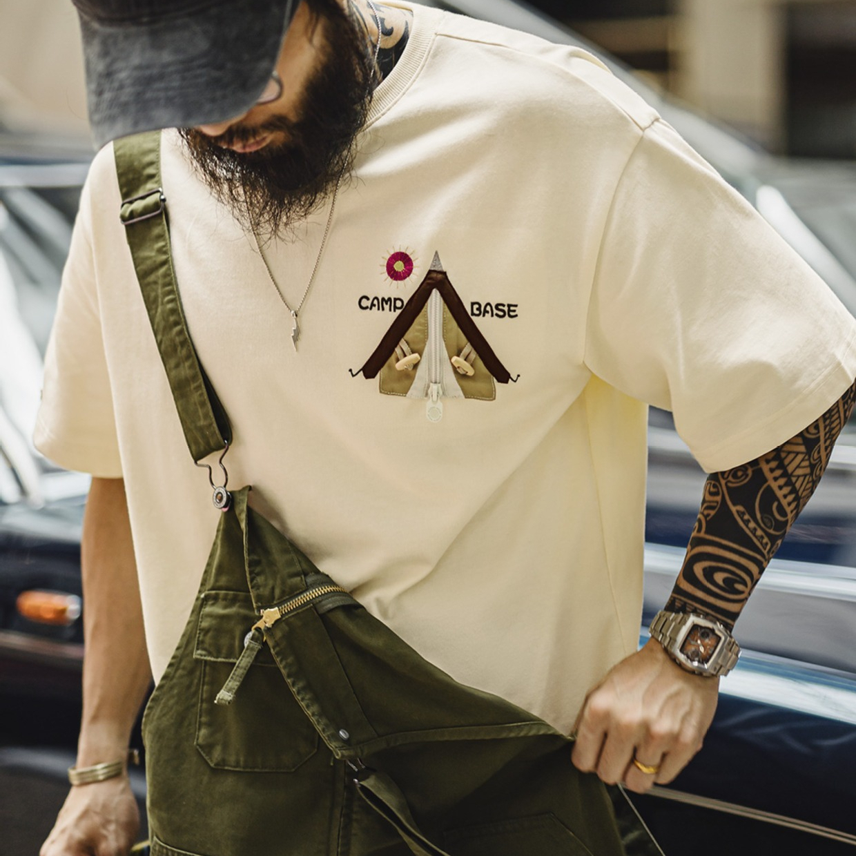 American Creative Embroidered Off White Cotton Thread Collar T-shirt