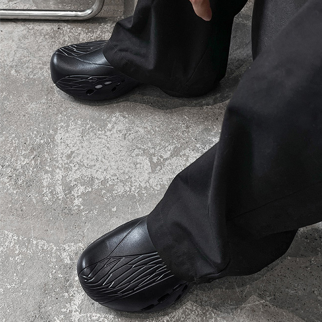 Summer new men's outdoor breathable hole sandals