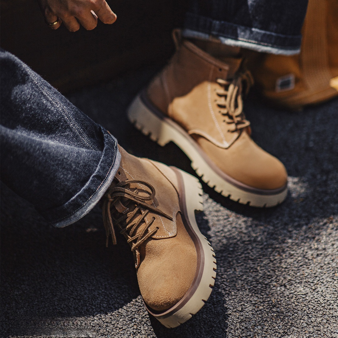 2025 New Men's Mid Top Thick Bottom American Retro Casual Martin Boots