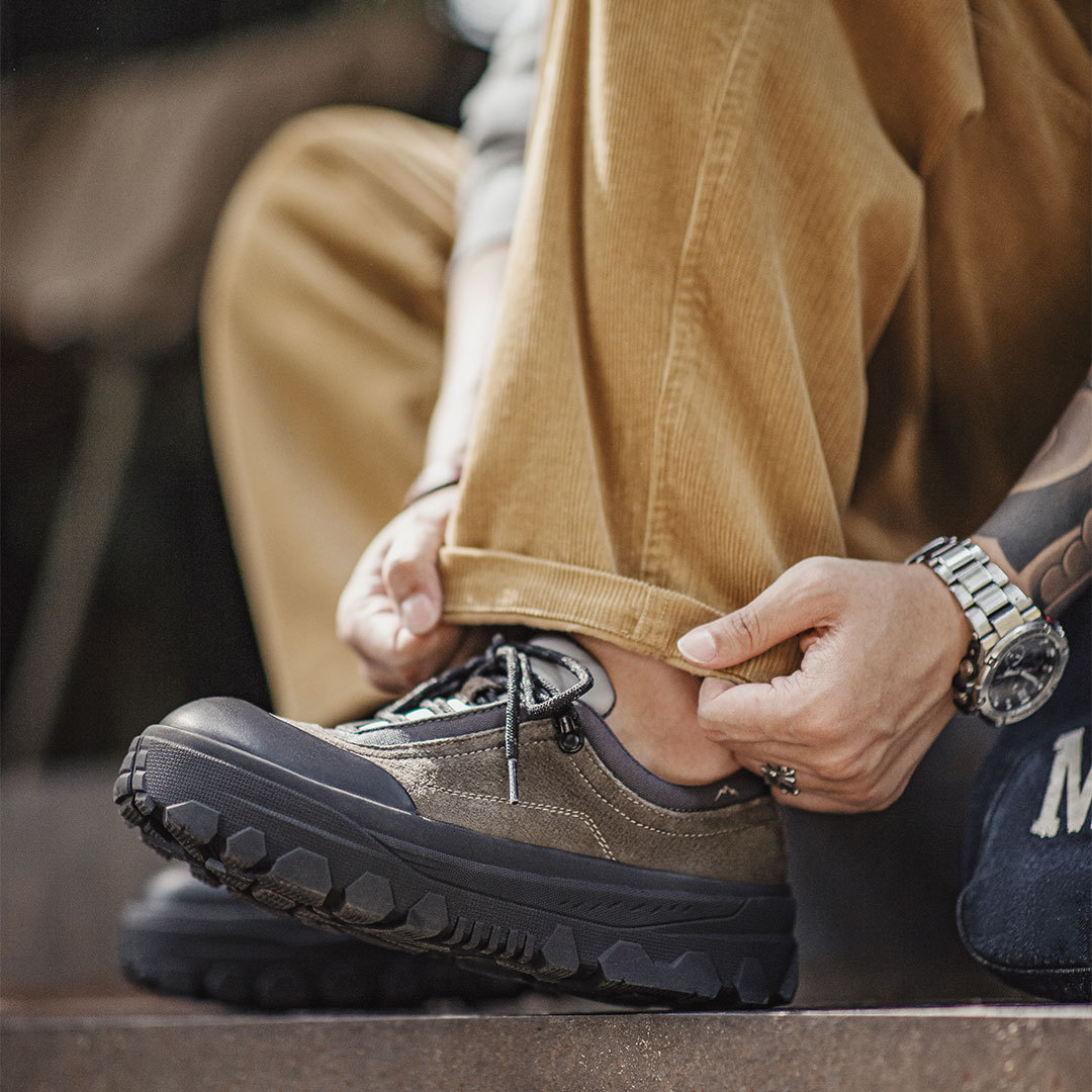 Retro Mountain Style New Men'S Thick Soled Height Increasing Sports And Leisure Shoes