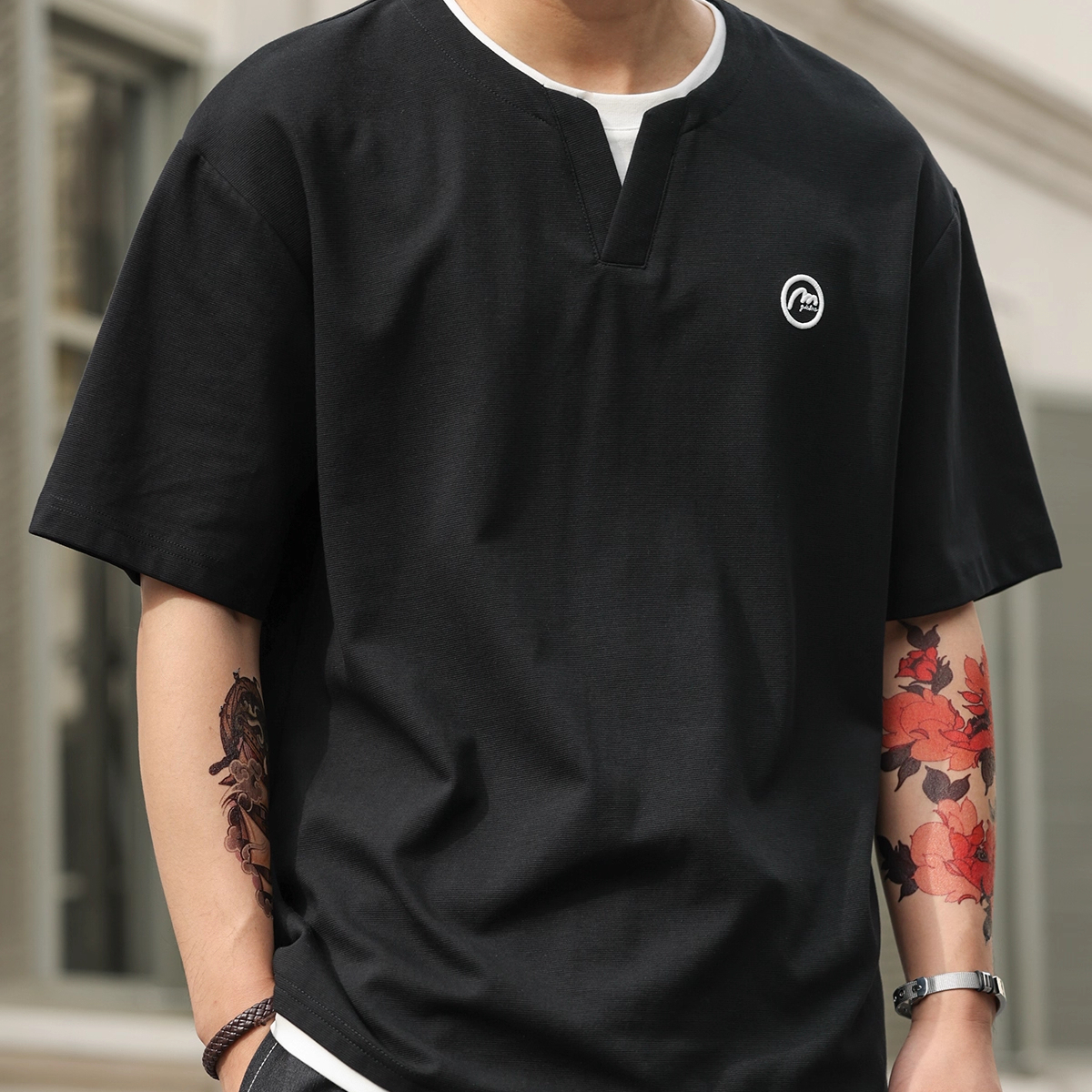 American style fake two V-neck design men's 220g casual embroidered T-shirt