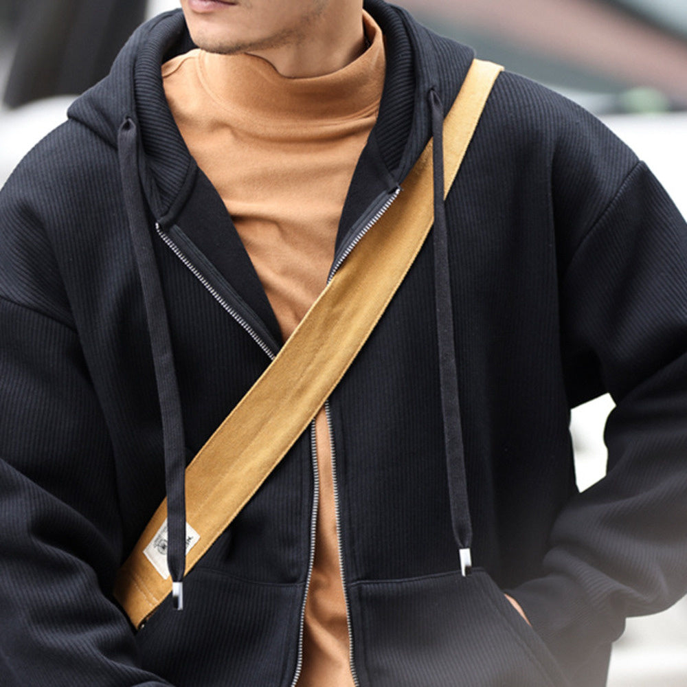 Heavy duty fleece cardigan hooded sweatshirt for men with loose pit stripes, paired with a warm jacket