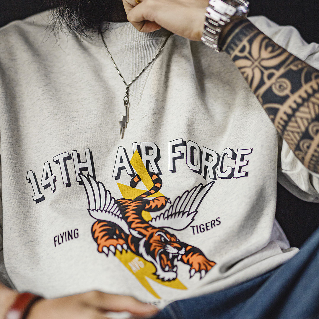 American Printed Gray Round Neck Loose Shoulder Long Sleeved T-Shirt