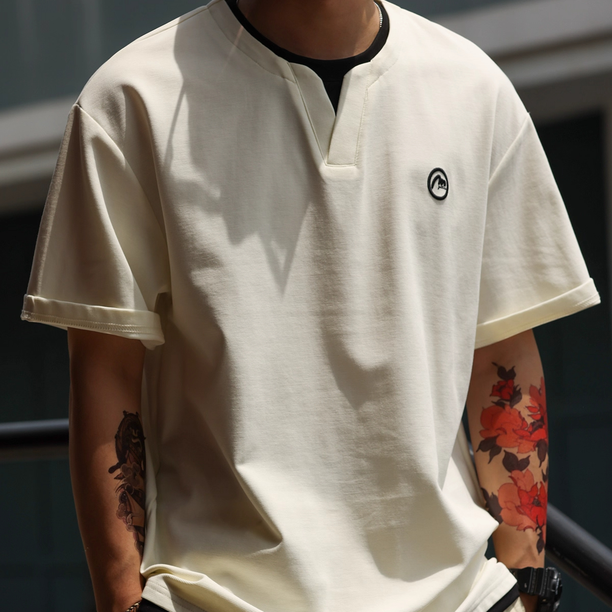 American style fake two V-neck design men's 220g casual embroidered T-shirt