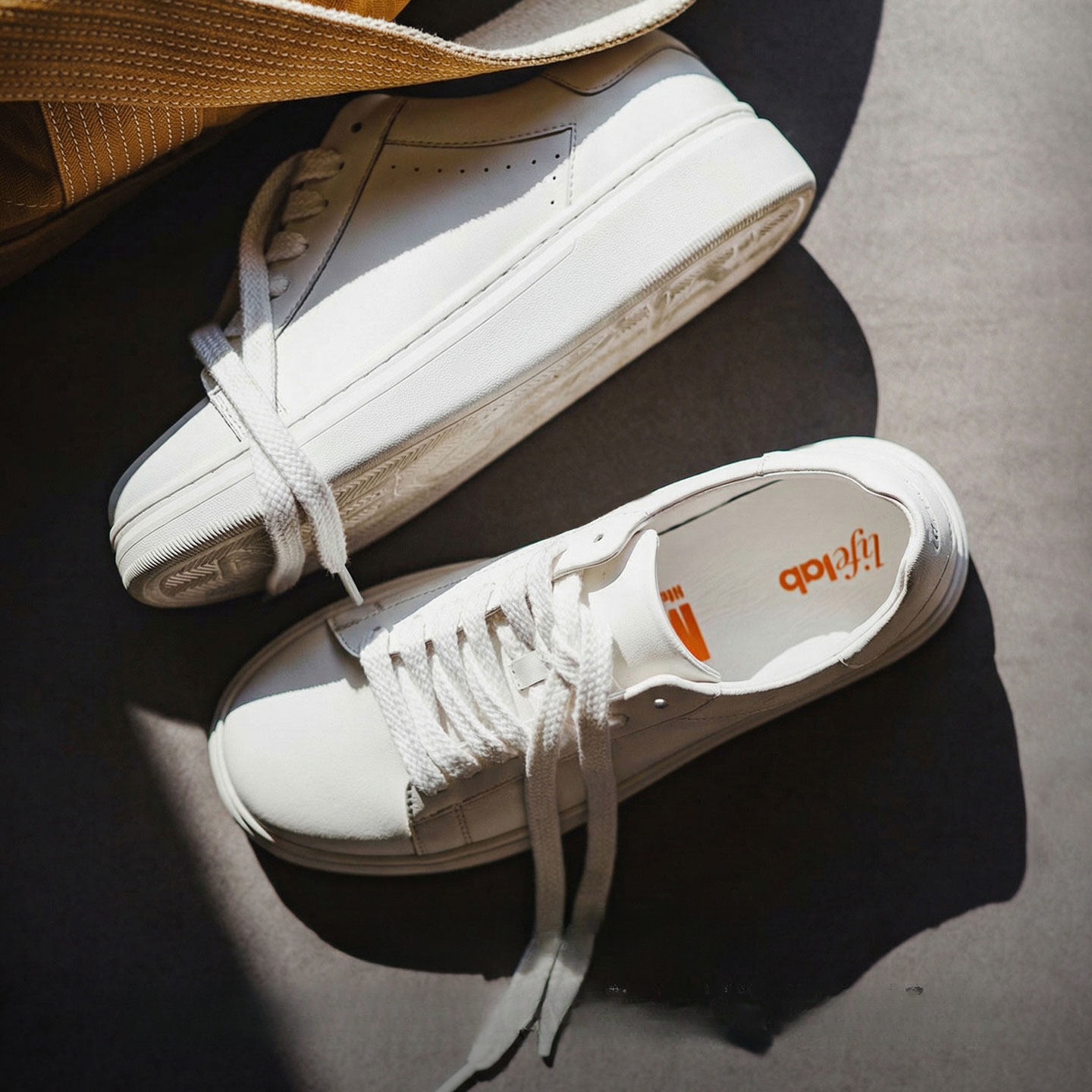 American Versatile Thick Soled White Round Toe Classic Casual Shoes