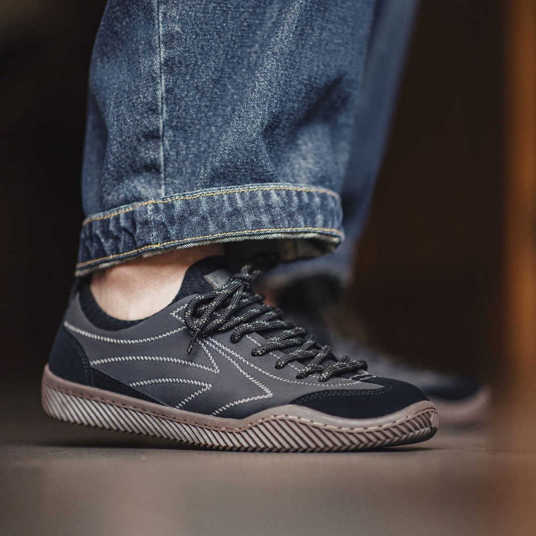 Men's summer lightweight soft soled retro sports and leisure board shoes