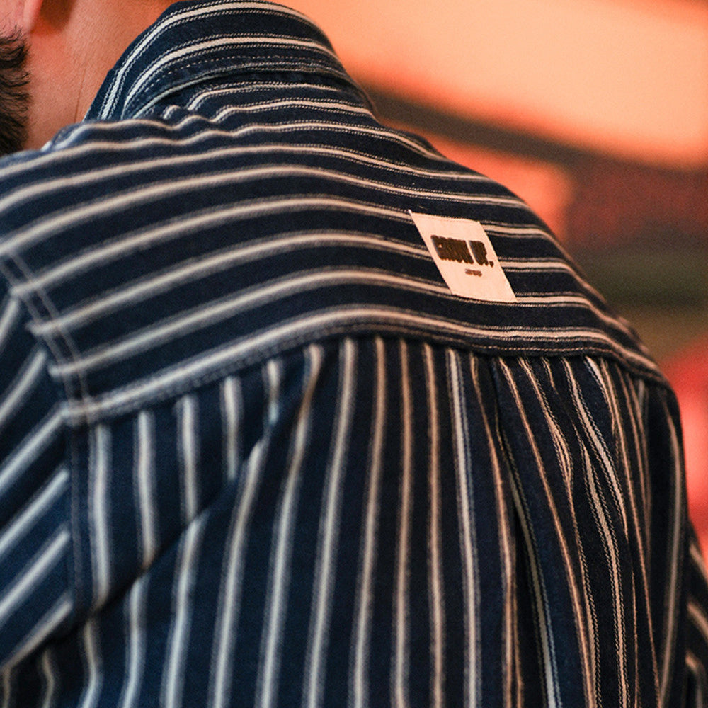 Vertical striped shirt men's slightly wide long sleeved pocket outdoor casual denim shirt jacket