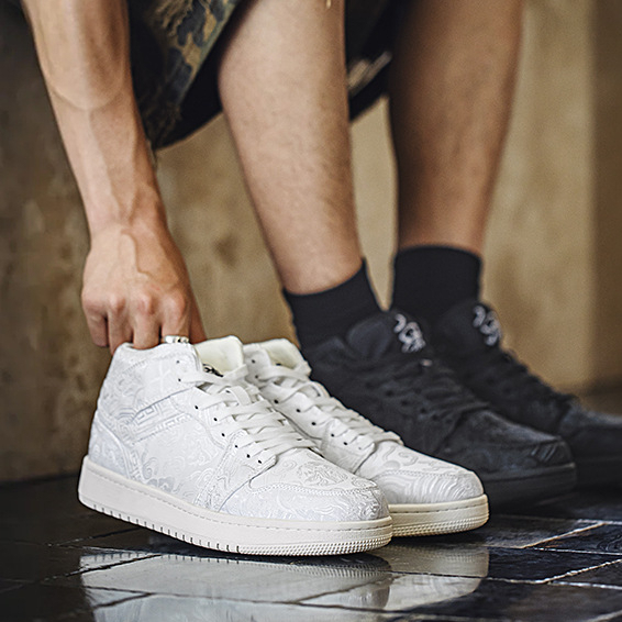 2025 New Summer Mid Top Thick Bottom Sports And Leisure Embroidered White Shoes