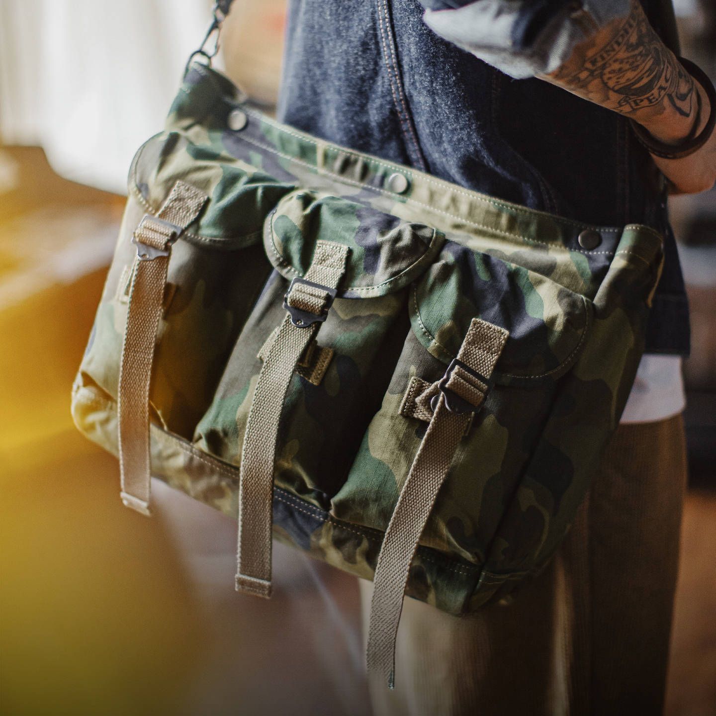 American Camouflage Tactical Outdoor Training Large Capacity Handheld Mailman Bag