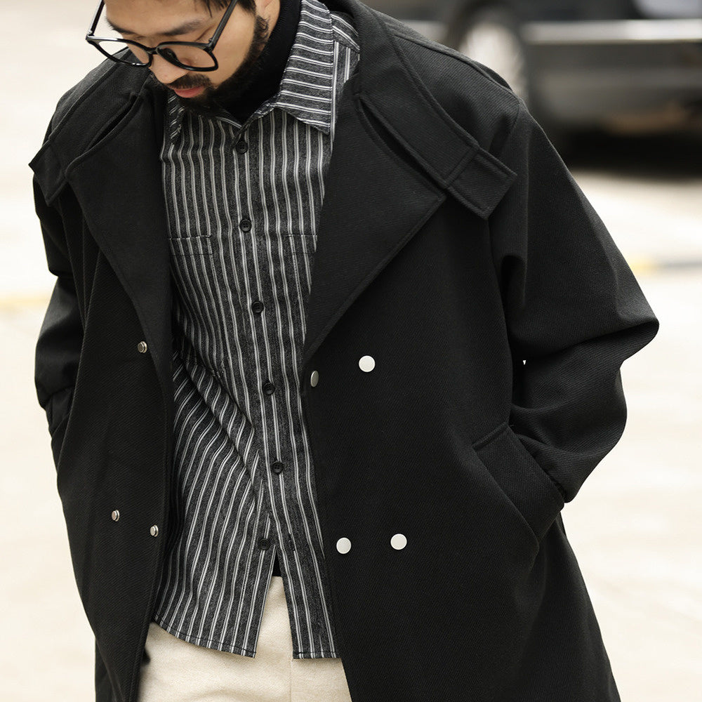 British style casual mid length slightly wide press double breasted design with a sense of coat and jacket