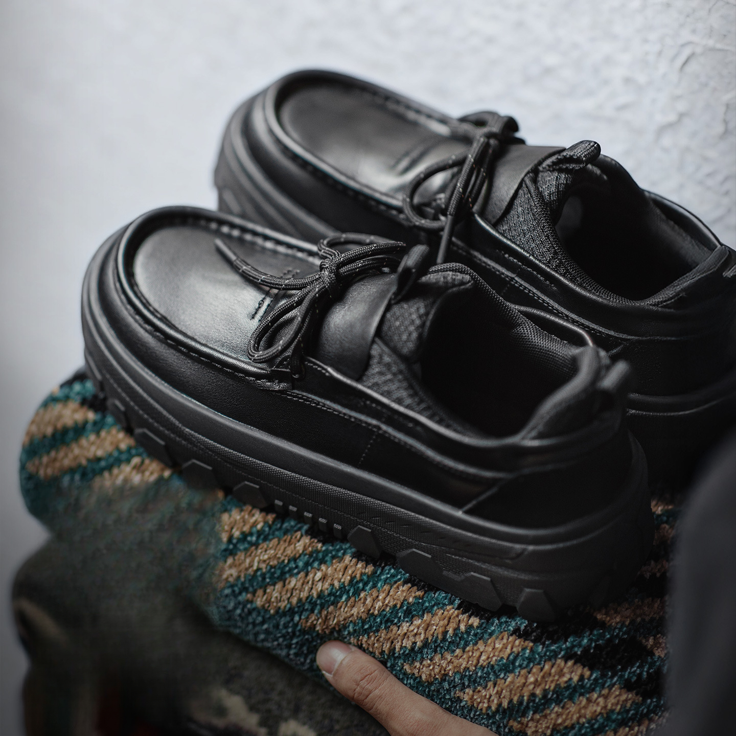 Winter New Men'S Thick Soled Black Commuting British Style Soft Soled Square Toe Casual Leather Shoes