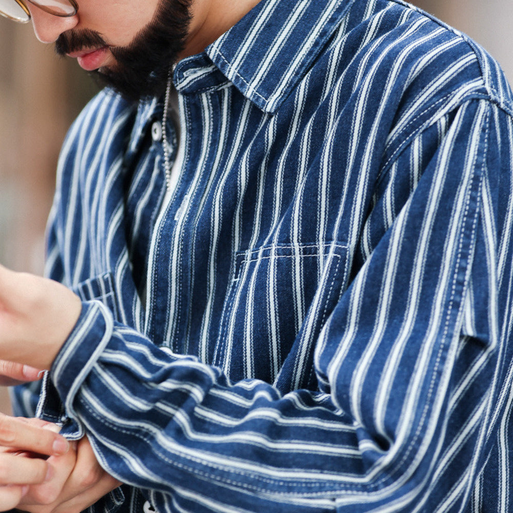Vertical striped shirt men's slightly wide long sleeved pocket outdoor casual denim shirt jacket
