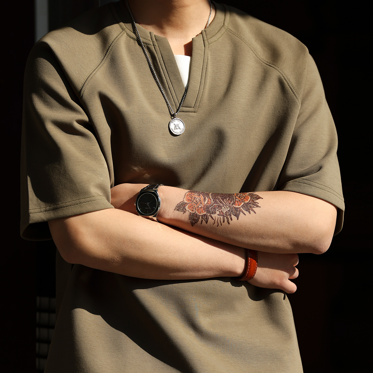 American casual design MEN'S V-neck short sleepved T-shirt