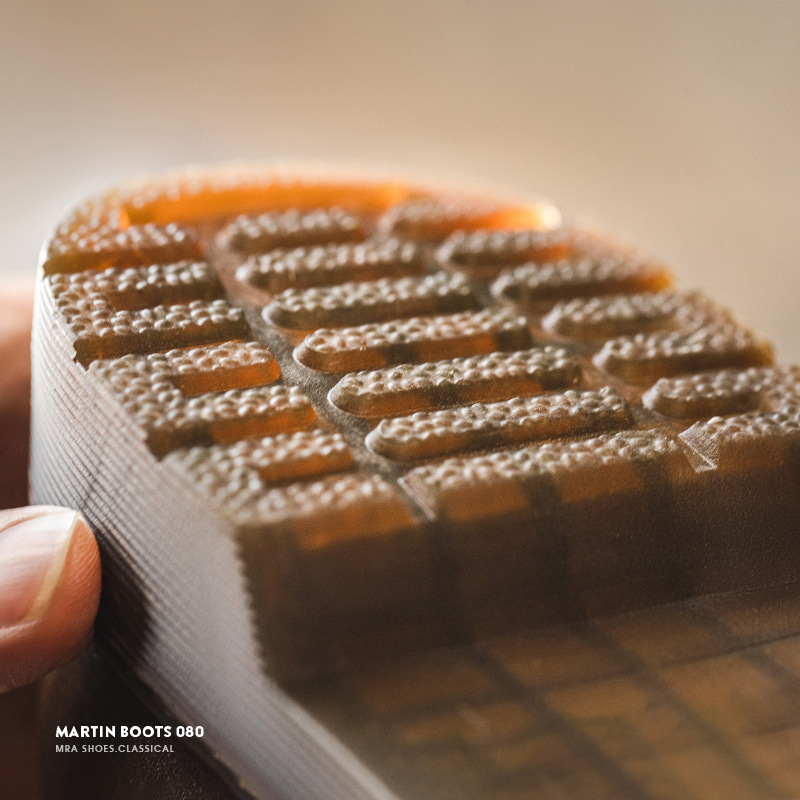 Maden Soft leather medium top British style high top leather shoes, work clothes, black leather boots