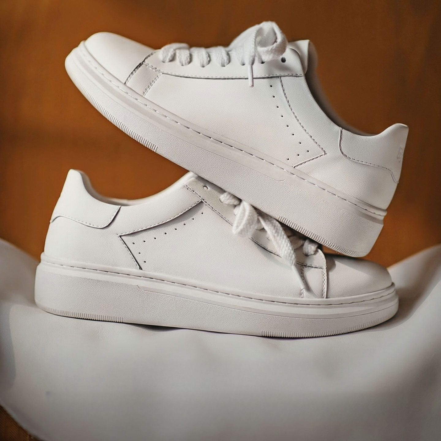 American Versatile Thick Soled White Round Toe Classic Casual Shoes