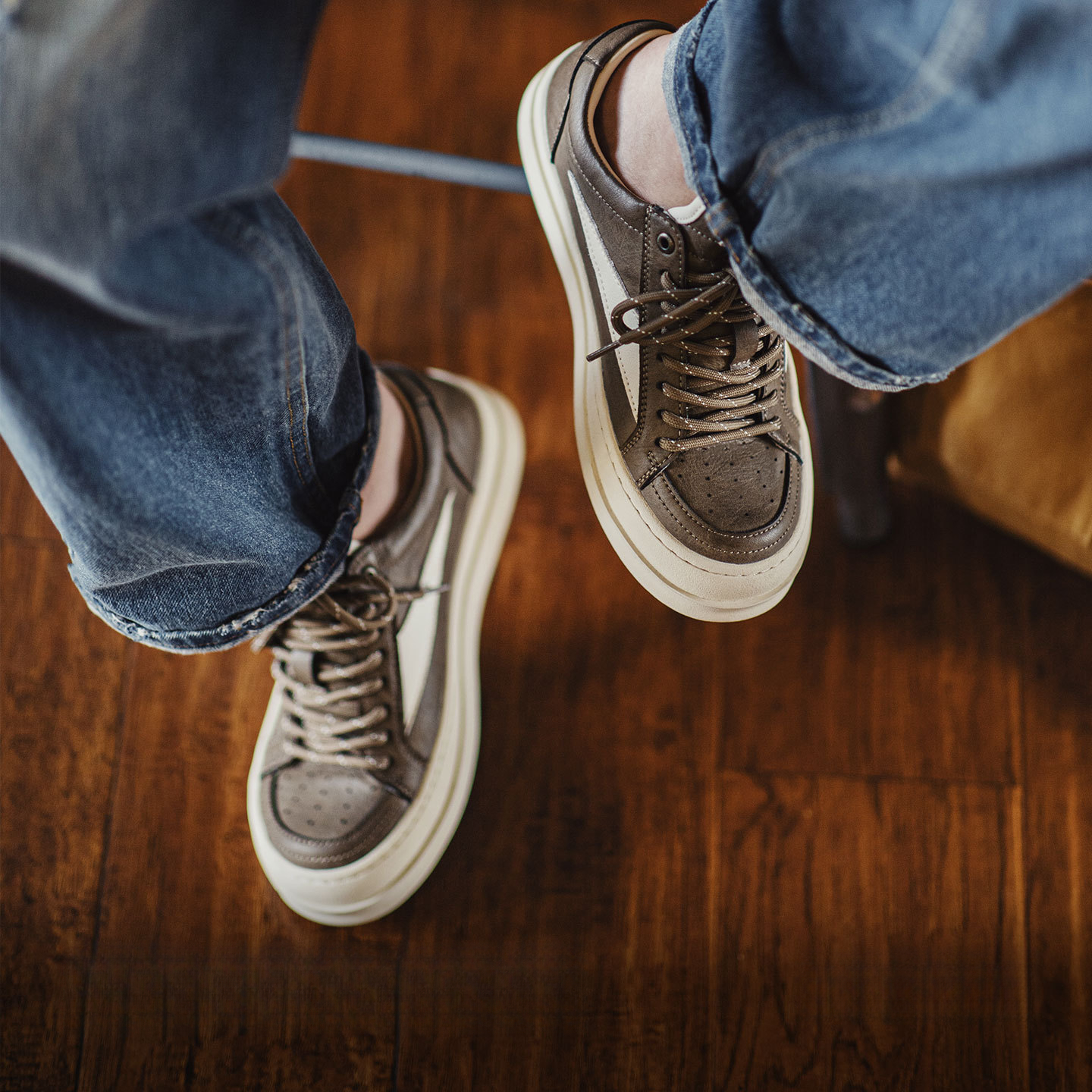 Autumn new men's retro RO thick sole height increasing brown cleanfit casual shoes