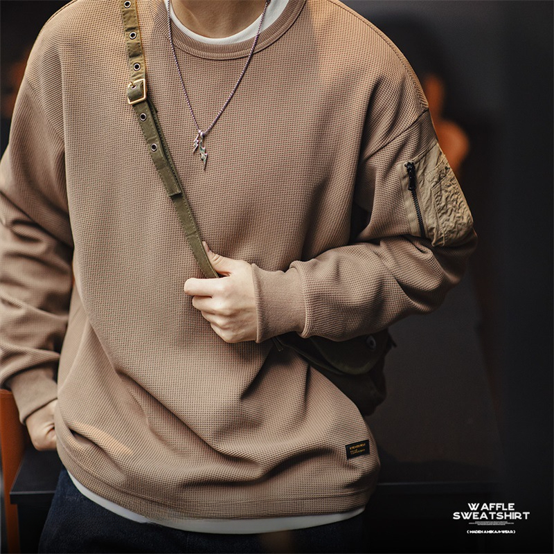 Maden Mountain outdoor waffle hoodie with functional drape and versatile round neck long sleeved T-shirt