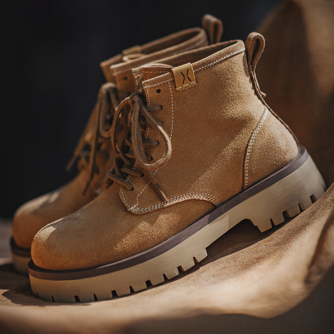 2025 New Men's Mid Top Thick Bottom American Retro Casual Martin Boots