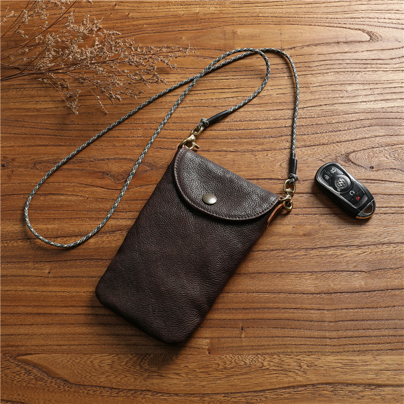 Lightweight and minimalist leather men's crossbody phone bag