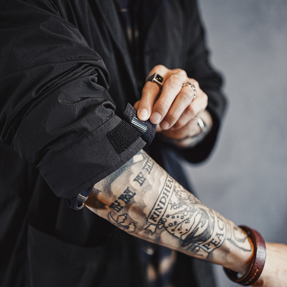 American black Balmain collar long commuting trench coat