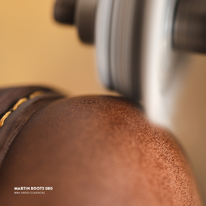 Maden Soft leather medium top British style high top leather shoes, work clothes, black leather boots